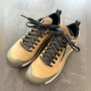 Danner trail 2650 goretex shoes